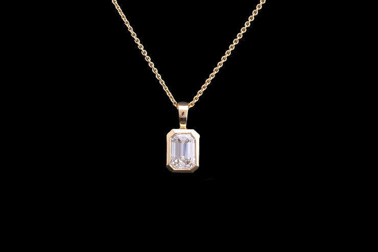 18ct Yellow Gold Diamond Solitaire Pendant