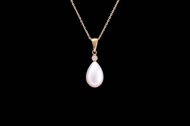 9ct Yellow Gold Diamond and Freshwater Pearl Pendant