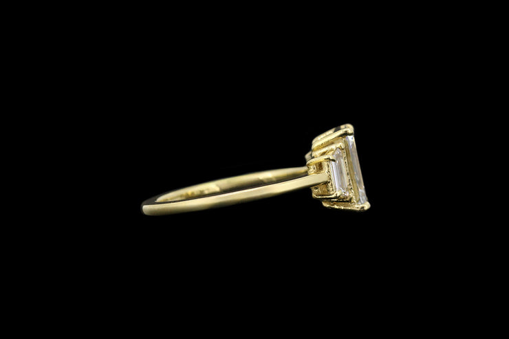 18ct Yellow Gold Diamond Single Stone Ring with Diamond Shoulders