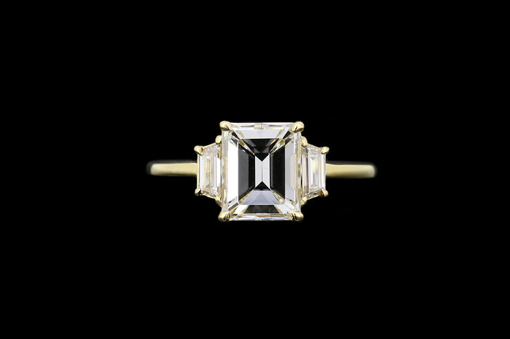 18ct Yellow Gold Diamond Single Stone Ring with Diamond Shoulders