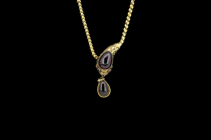 Victorian 15ct Yellow Gold Garnet Decorative Snake Necklace
