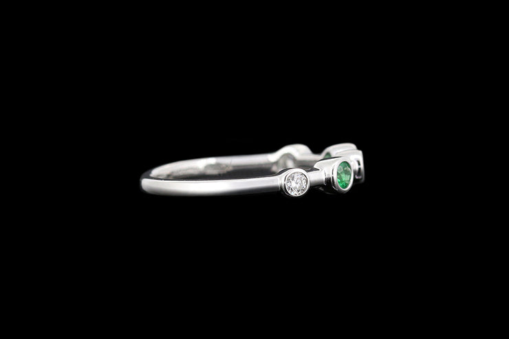 18ct White Gold Diamond and Emerald Scatter Ring