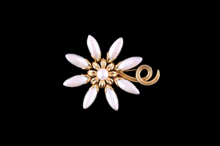 Mikimoto 18ct Yellow Gold Freshwater Pearl Brooch