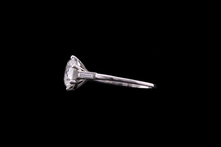 Platinum Diamond Single Stone with Baguette Shoulders Ring