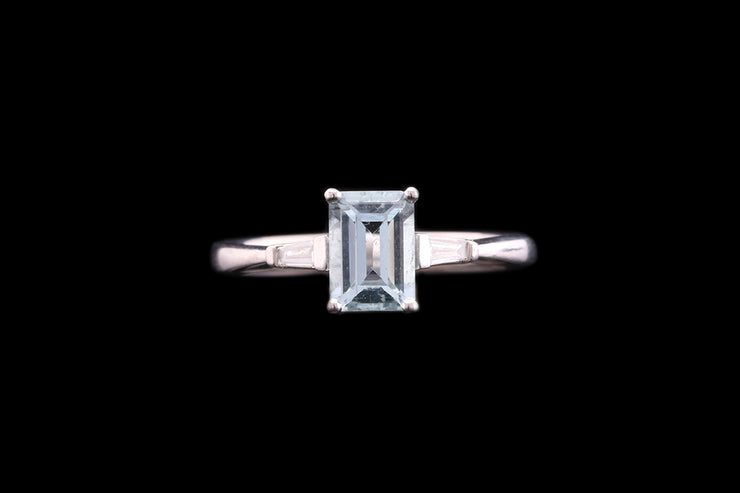 18ct White Gold Aquamarine Single Stone Ring with Diamond Shoulders
